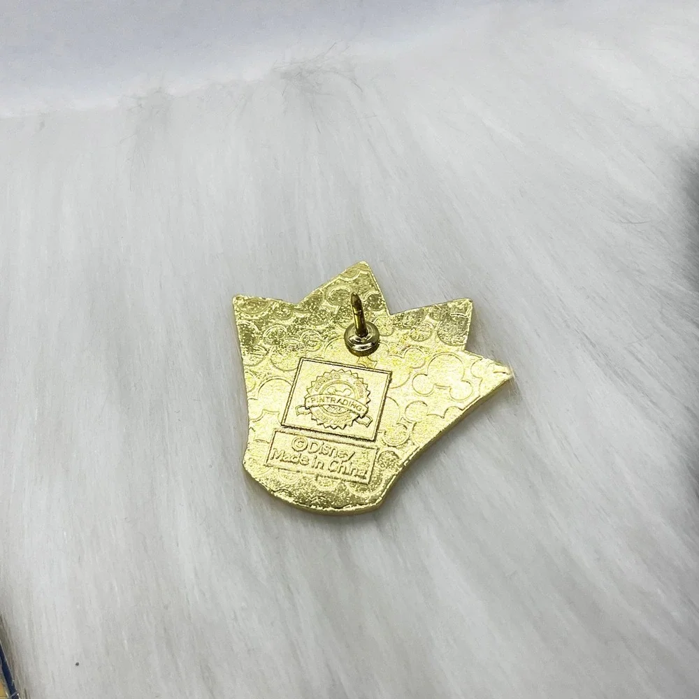 🔮 5/$25 Disney Alice‎ in Wonderland Queen of Hearts Crown Pin